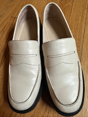 Women’s Everlane Cream Leather lug soles Loafers sz 7.5